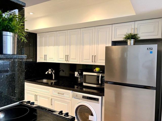 Apartment for rent  Unit #619 - photo 7428306