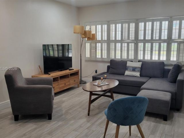 1-bedroom condo for sale in Hallandale Beach - 1965 S Ocean Dr ME - MondialRealty