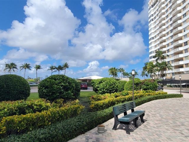 1-bedroom condo for sale in Hallandale Beach - 1965 S Ocean Dr ME - MondialRealty