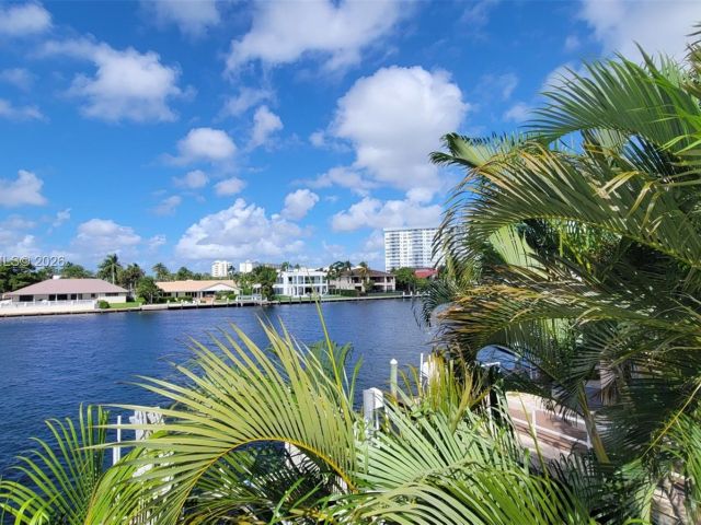 1-bedroom condo for sale in Hallandale Beach - 1965 S Ocean Dr ME - MondialRealty