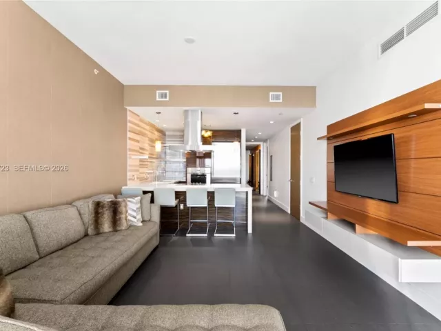 2-bedroom condo for rent in Miami - 1100 Biscayne Blvd 4502 - MondialRealty