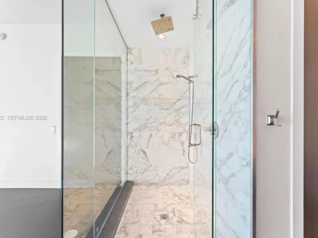 2-bedroom condo for rent in Miami - 1100 Biscayne Blvd 4502 - MondialRealty