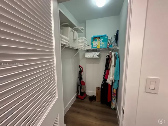 condo for rent in Miami Beach - 2301 Collins Ave 1421 - MondialRealty