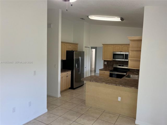4-bedroom home for rent in Miami - 12997 SW 219th Ter 12997 - MondialRealty