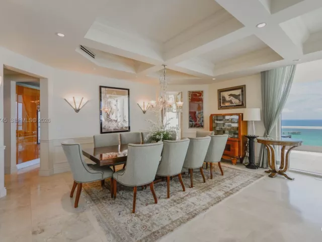 4-bedroom condo for rent in Sunny Isles Beach - 16051 Collins Ave 1104 - MondialRealty