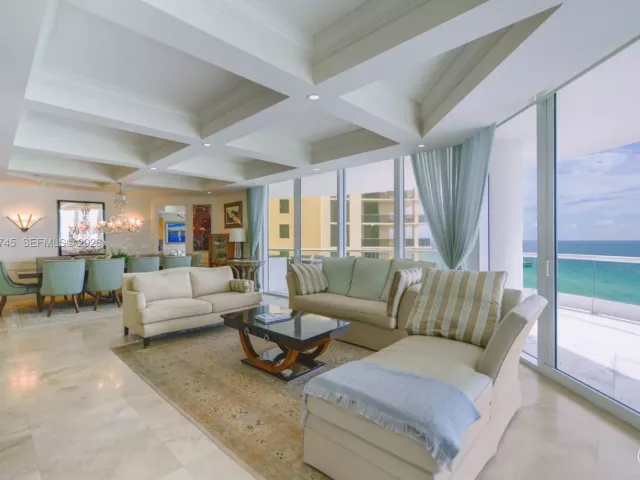 4-bedroom condo for rent in Sunny Isles Beach - 16051 Collins Ave 1104 - MondialRealty