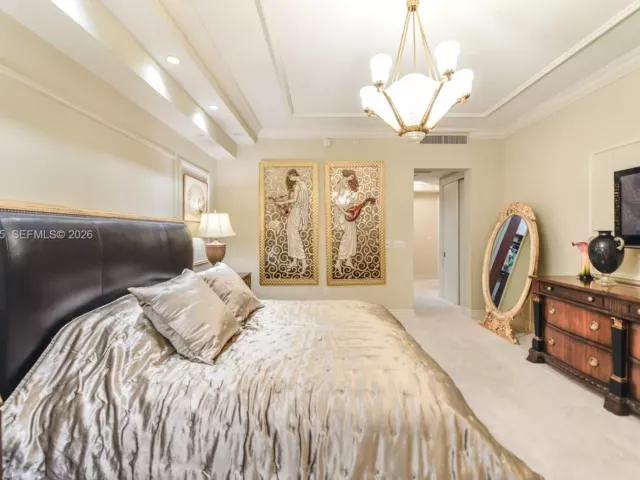 4-bedroom condo for rent in Sunny Isles Beach - 16051 Collins Ave 1104 - MondialRealty