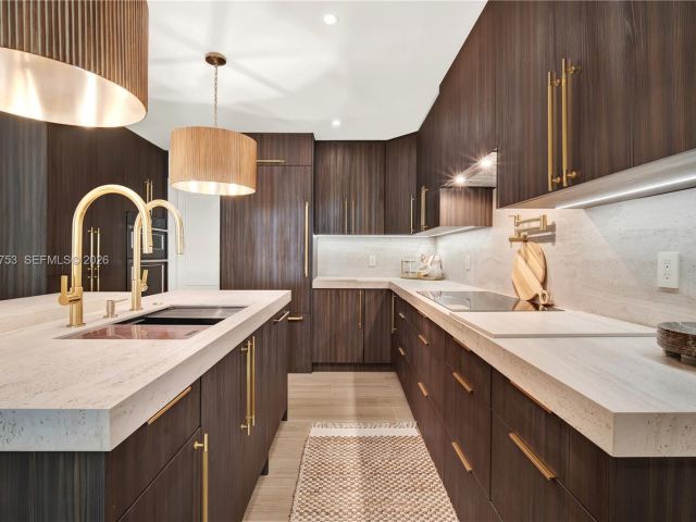 Home for sale at 600 San Antonio Ave - photo 7470688