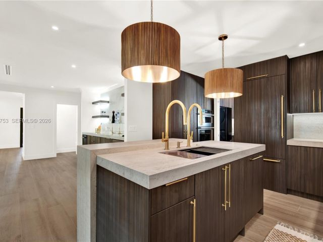 Home for sale at 600 San Antonio Ave - photo 7470693