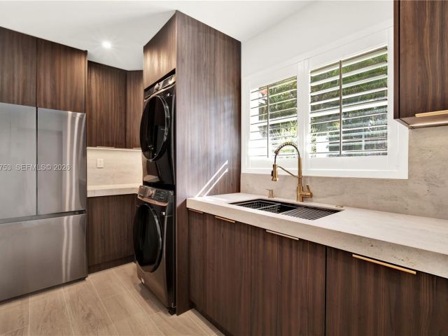 Home for sale at 600 San Antonio Ave - photo 7470694