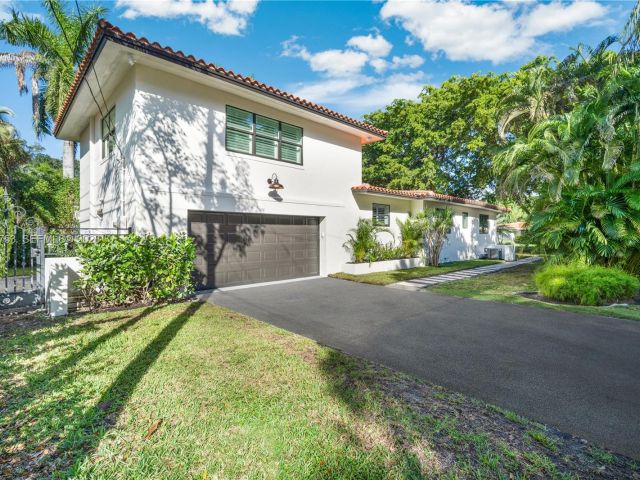 Home for sale at 600 San Antonio Ave - photo 7470706