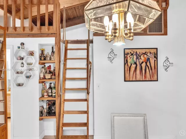 2-bedroom home for sale in Pembroke Pines - 2350 Elm Ct - MondialRealty