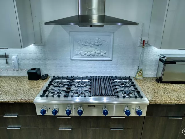 3-bedroom condo for sale in Hollywood - 3501 N Ocean Dr 4C - MondialRealty