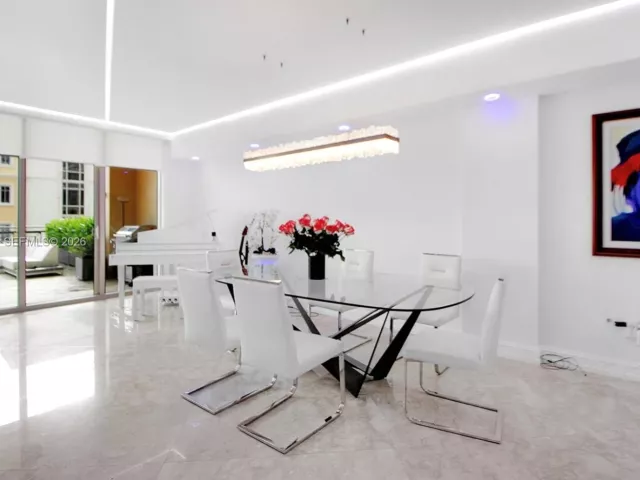 3-bedroom condo for sale in Hollywood - 3501 N Ocean Dr 4C - MondialRealty