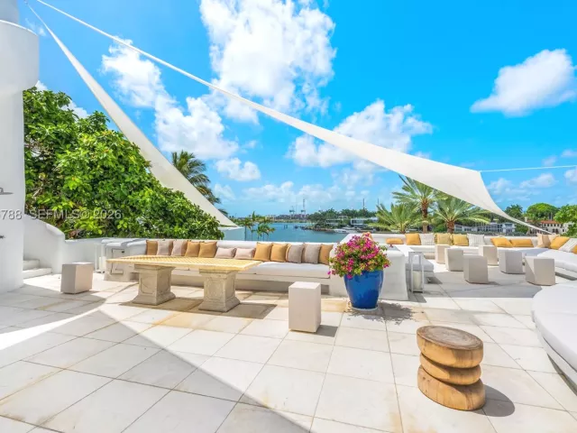 7-bedroom home for rent in Miami Beach - 24 S Hibiscus Dr - MondialRealty