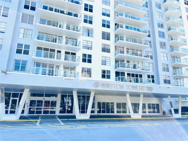 2-bedroom condo for rent in Sunny Isles Beach - 230 174th St 410 - MondialRealty