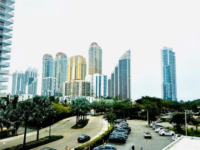 2-bedroom condo for rent in Sunny Isles Beach - 230 174th St 410 - MondialRealty