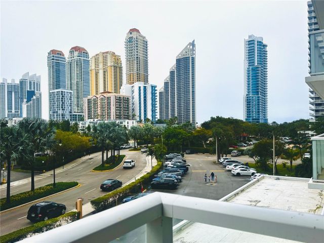 2-bedroom condo for rent in Sunny Isles Beach - 230 174th St 410 - MondialRealty