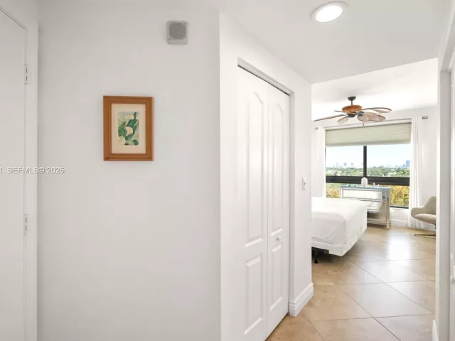 2-bedroom condo for sale in Fort Lauderdale -  - MondialRealty