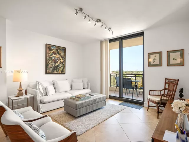 2-bedroom condo for sale in Fort Lauderdale -  - MondialRealty