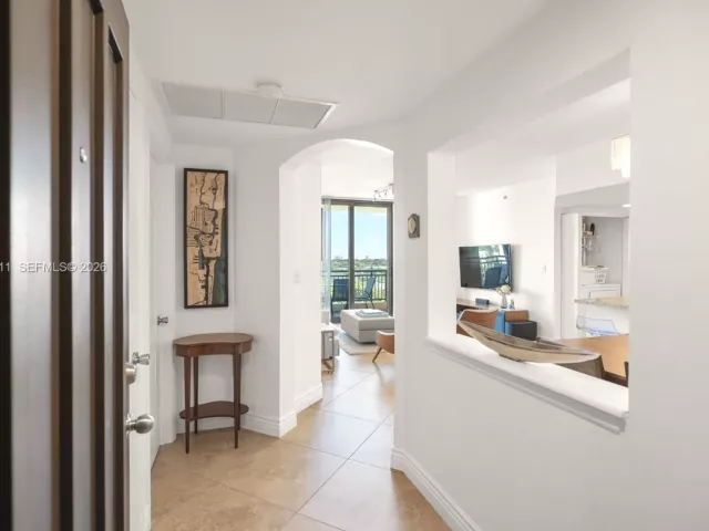 2-bedroom condo for sale in Fort Lauderdale -  - MondialRealty
