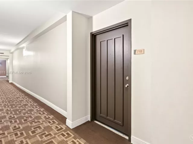 2-bedroom condo for sale in Fort Lauderdale -  - MondialRealty