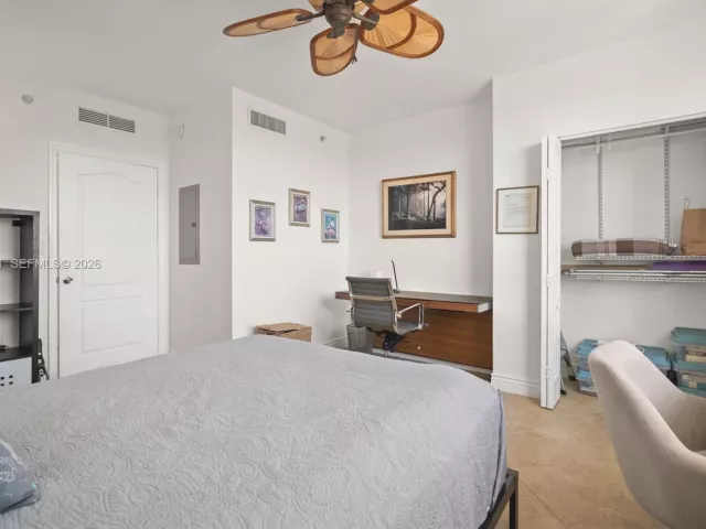 2-bedroom condo for sale in Fort Lauderdale -  - MondialRealty