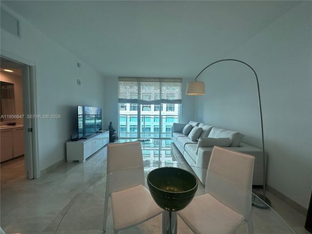 Apartment for rent  Unit #1402 - photo 7461312