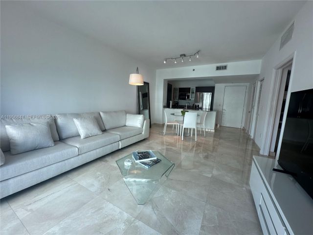 Apartment for rent  Unit #1402 - photo 7461315