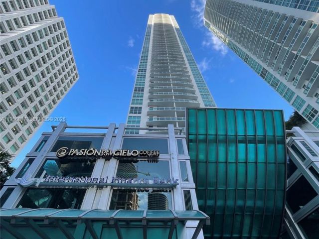 Apartment for rent  Unit #1402 - photo 7461328