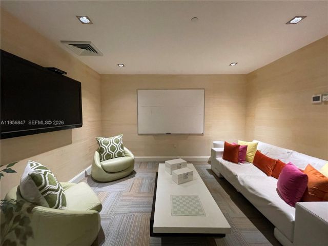 Apartment for rent  Unit #1402 - photo 7461329