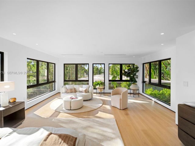 Home for rent at 222 E Rivo Alto Dr - photo 7370439