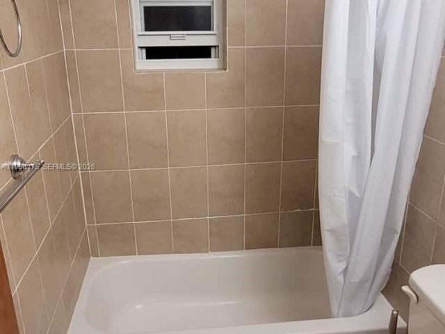 2-bedroom home for rent in Miami - 2828 SW 3rd St front - MondialRealty