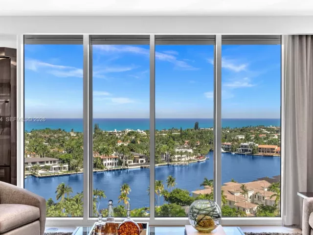 3-bedroom condo for sale in Aventura - 21200 Point Pl 1503 S.E Corner Turn Key - MondialRealty