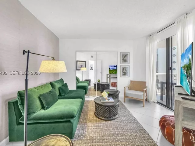 3-bedroom condo for sale in Aventura - 3610 Yacht Club Dr 1001 - MondialRealty