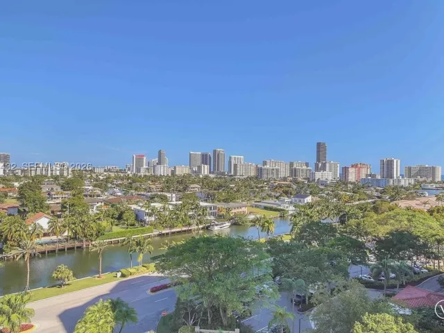 3-bedroom condo for sale in Aventura - 3610 Yacht Club Dr 1001 - MondialRealty