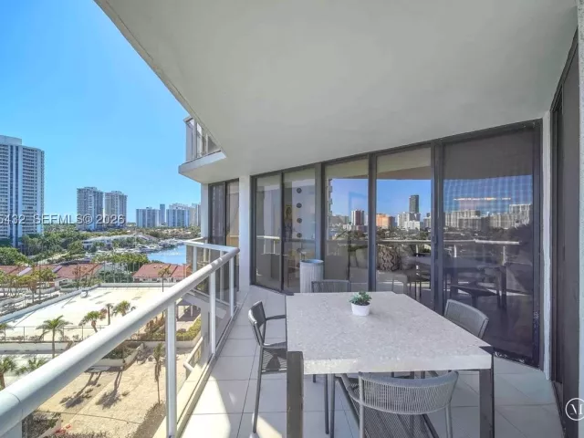 3-bedroom condo for sale in Aventura - 3610 Yacht Club Dr 1001 - MondialRealty