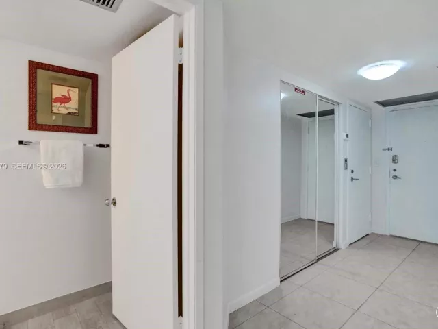 2-bedroom condo for rent in Miami - 1717 N Bayshore Dr A-2440 - MondialRealty