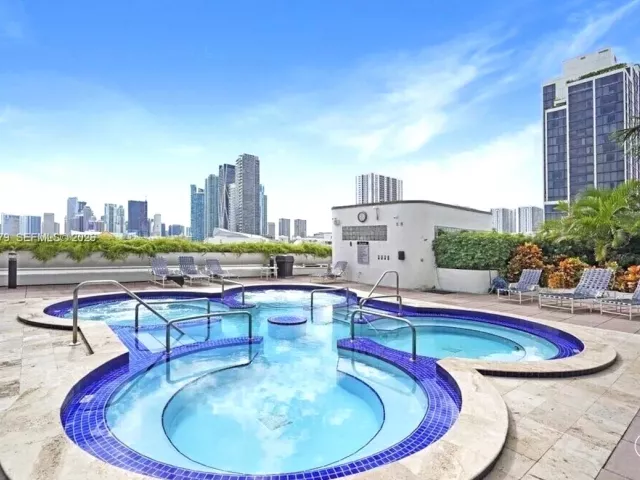 2-bedroom condo for rent in Miami - 1717 N Bayshore Dr A-2440 - MondialRealty