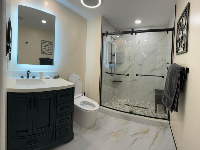 2-bedroom condo for rent in Hallandale Beach - 2080 S Ocean Drive Ph8 - MondialRealty