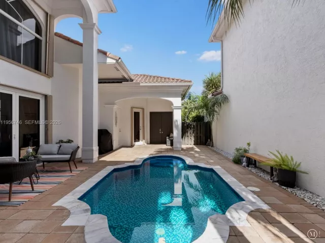 5-bedroom home for sale in Sunny Isles Beach - 3960 194th Trl - MondialRealty