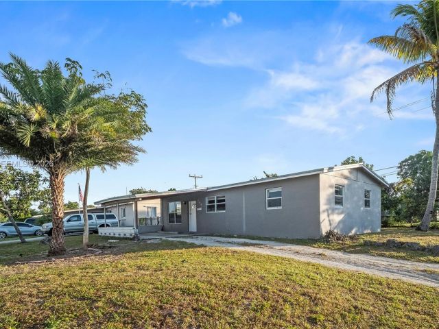 Home for rent at 701 N 70th Ave 0 - photo 7450459