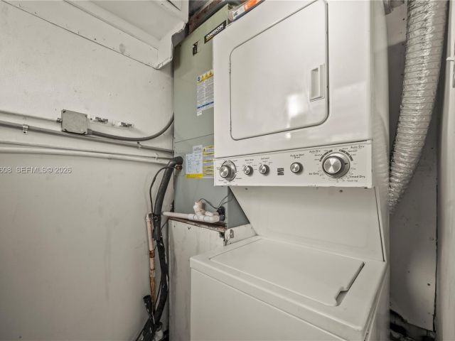 Home for rent at 701 N 70th Ave 0 - photo 7450486