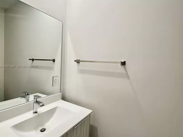 3-bedroom home for rent in Doral - 10420 NW 67th St 10420 - MondialRealty