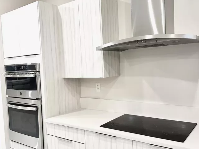 3-bedroom home for rent in Doral - 10420 NW 67th St 10420 - MondialRealty