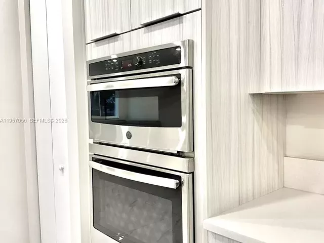 3-bedroom home for rent in Doral - 10420 NW 67th St 10420 - MondialRealty