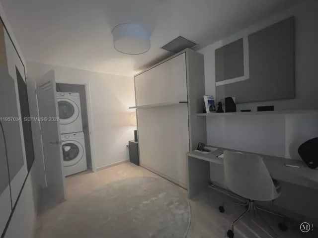 2-bedroom condo for rent in Miami - 88 SW 7th St 2404 - MondialRealty