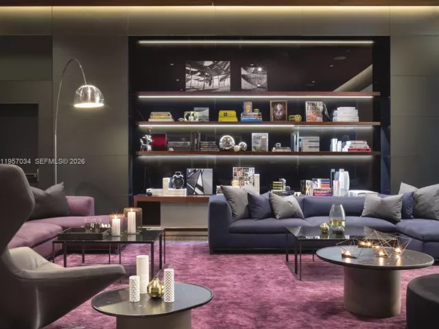 2-bedroom condo for rent in Miami - 88 SW 7th St 2404 - MondialRealty