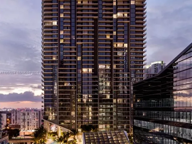 2-bedroom condo for rent in Miami - 88 SW 7th St 2404 - MondialRealty