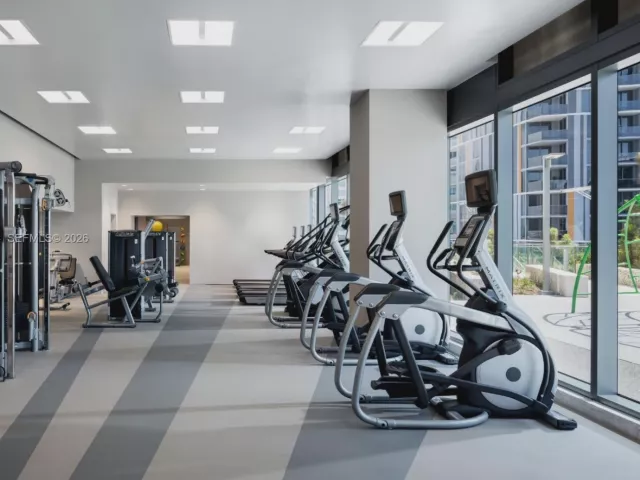 2-bedroom condo for rent in Miami - 88 SW 7th St 2404 - MondialRealty